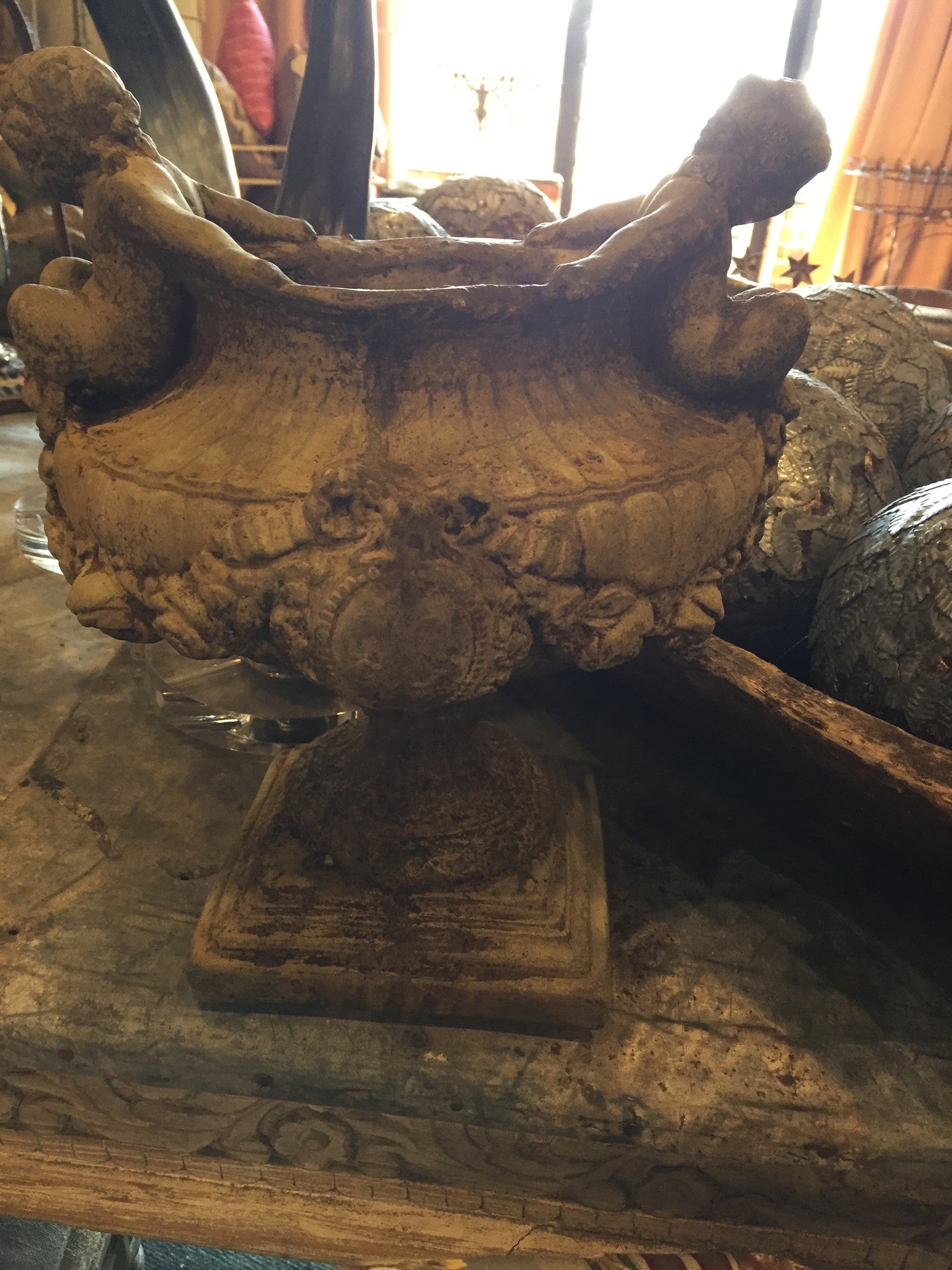 Concrete double cherub urn-small