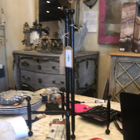 Easel-black