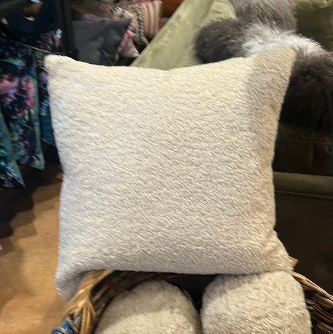 Boucle Pillow 24 x 24
