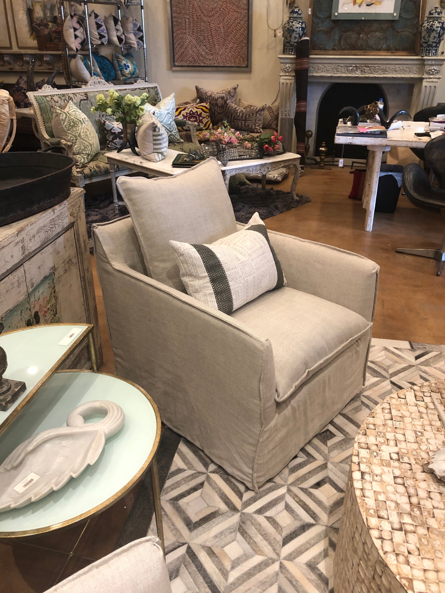 Swivel chair-Sawyer
